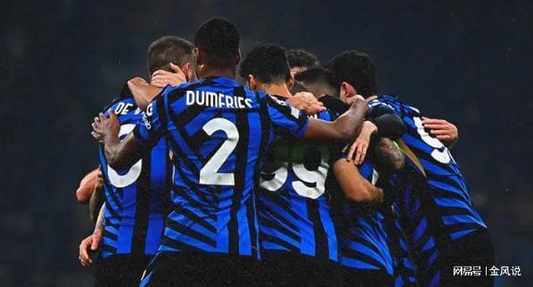 内赛场上屡 内赛场上屡