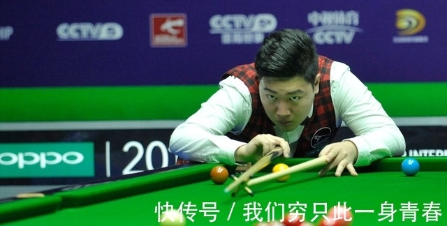 内赛场上屡 内赛场上屡